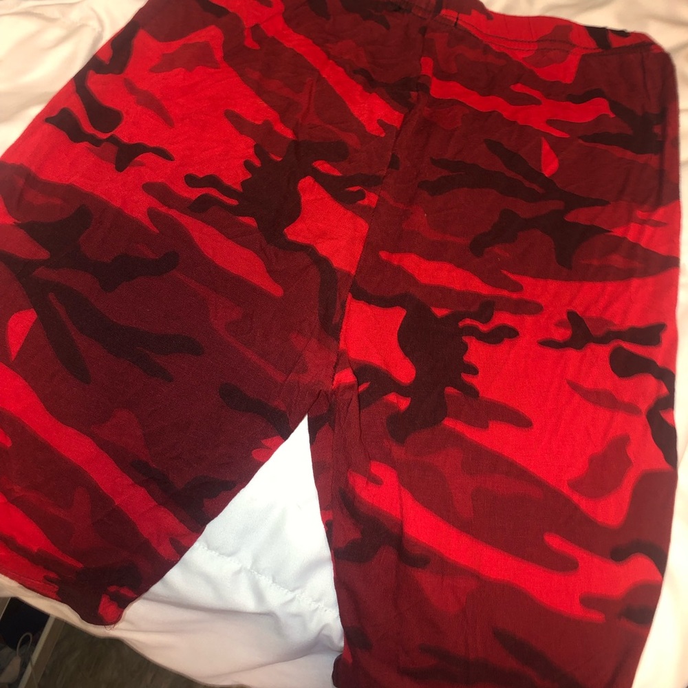 Red camo biker shorts